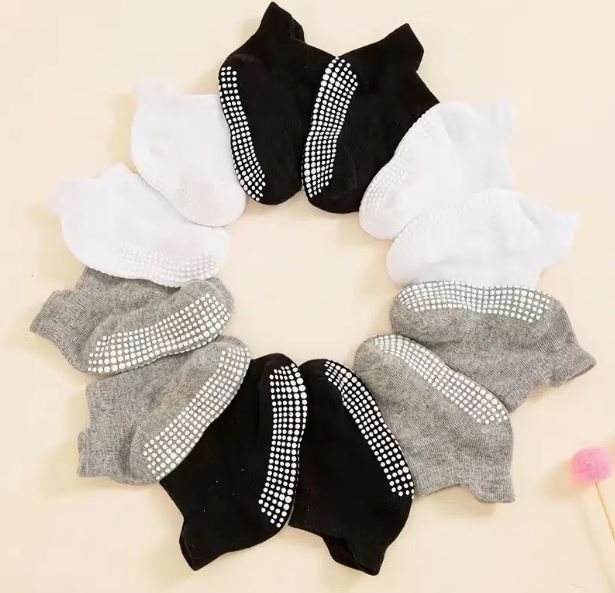 Neutral anti slip socks